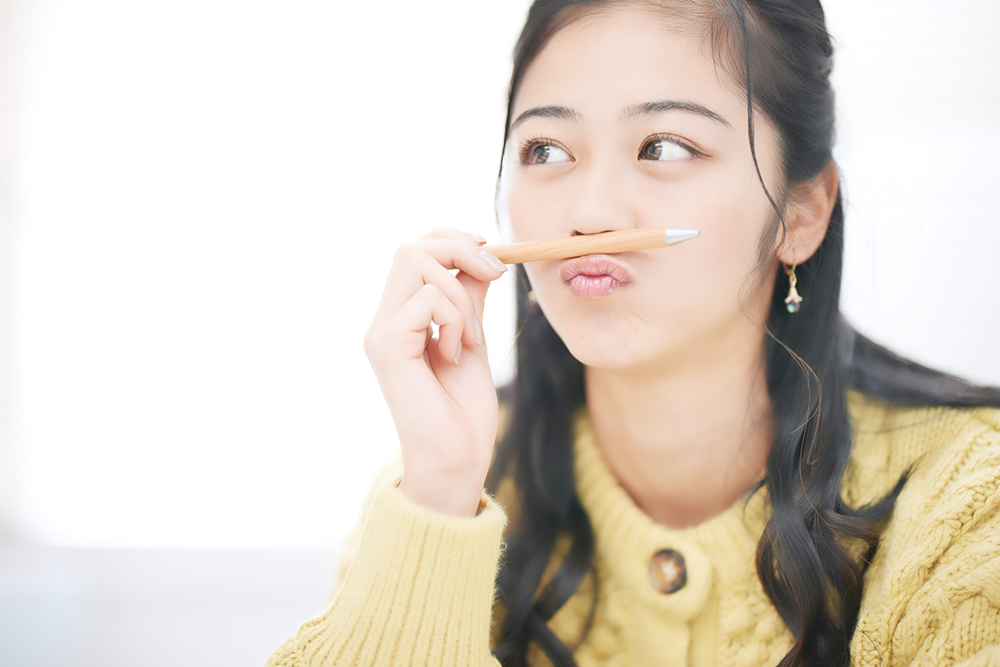 女性の顔の鼻下